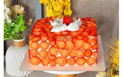 Fresh strawberries<br>草莓朵朵